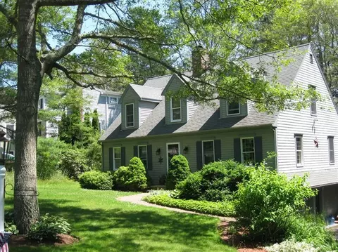 27 Shaker Dr, Bourne, MA 02532 photo 2