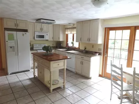 26 Beverly Rd, Pocasset, MA 02559 photo 6