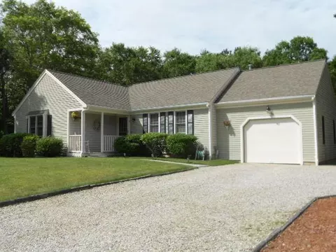 47 Spinnaker Ln, Pocasset, MA 02559 photo 1