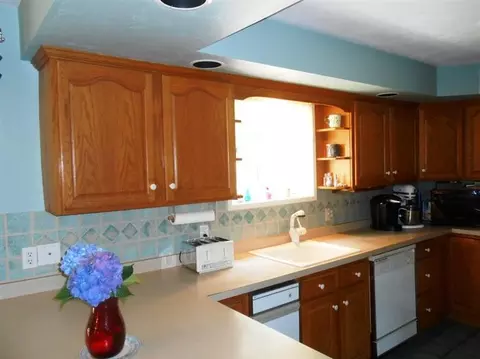 12 Clapp Ln, Sagamore Beach, MA 02562 photo 5