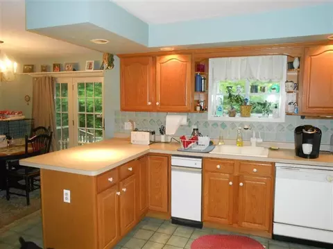 12 Clapp Ln, Sagamore Beach, MA 02562 photo 4