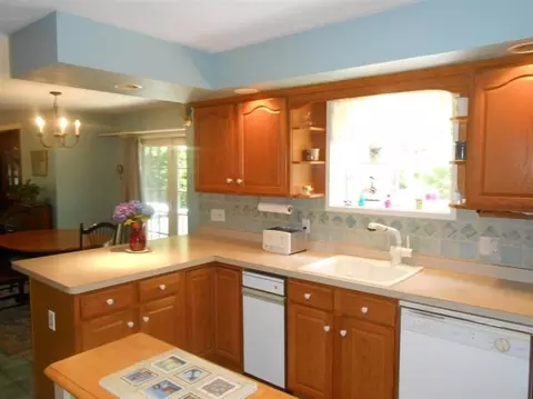 12 Clapp Ln, Sagamore Beach, MA 02562 photo 2