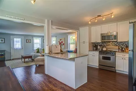 7 Elliot Rd, Mashpee, MA 02649 photo 3