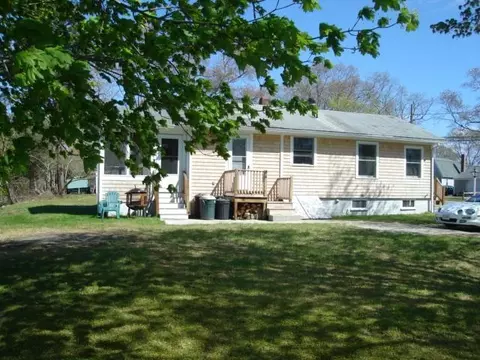 88 Circuit Ave, Wareham, MA 02571 photo 2