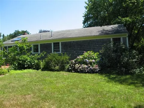 37 Treetop Cir, Marstons Mills, MA 02648 photo 2