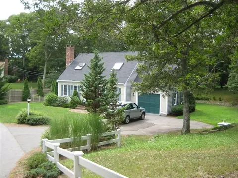 111 Old Post Rd, Centerville, MA 02632 photo 2