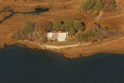 71 Monomoscoy Rd, Mashpee, MA 02649 photo 2