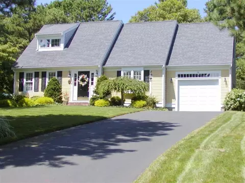 36 Meadowbrook Rd, Mashpee, MA 02649 photo 2