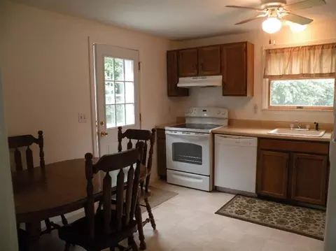 33 Pond View Dr, Mashpee, MA 02649 photo 3