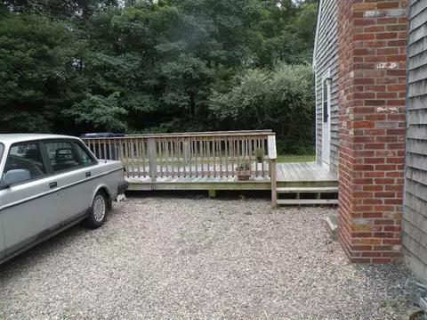 33 Pond View Dr, Mashpee, MA 02649 photo 9