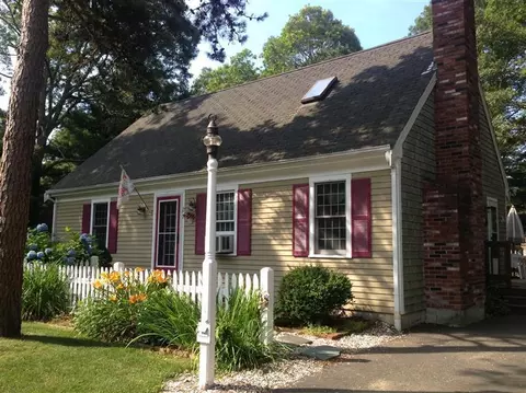 27 Briar Patch Ln, Mashpee, MA 02649 photo 1