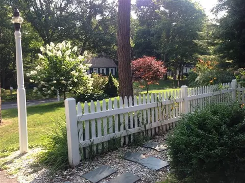 27 Briar Patch Ln, Mashpee, MA 02649 photo 2