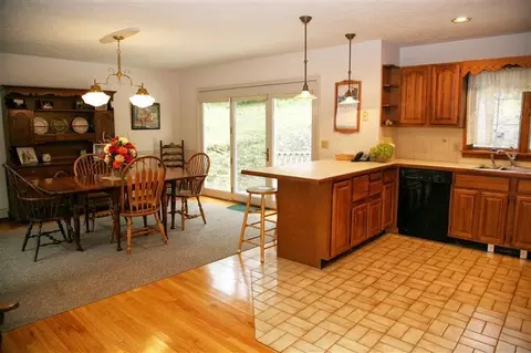 9 Hockanom Rd, Yarmouth Port, MA 02675 photo 11