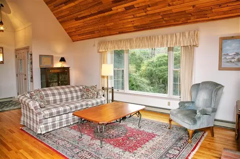 9 Hockanom Rd, Yarmouth Port, MA 02675 photo 4