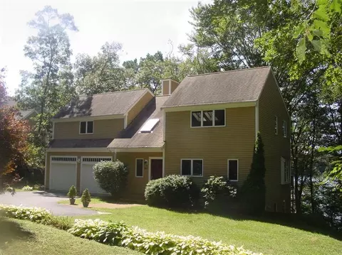81 Edgewater Rd, Mashpee, MA 02649 photo 3