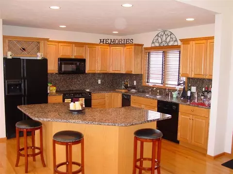 81 Edgewater Rd, Mashpee, MA 02649 photo 5