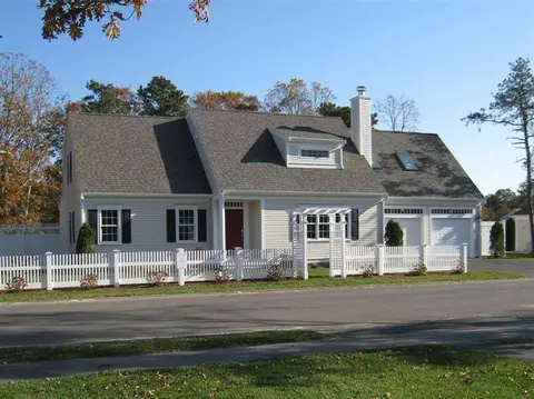 50 Schooner Ln, Hyannis, MA 02601 photo 1
