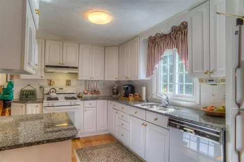 1136 Old Post Rd, Cotuit, MA 02635 photo 11