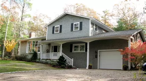 111 Poponessett Rd, Cotuit, MA 02635 photo 1