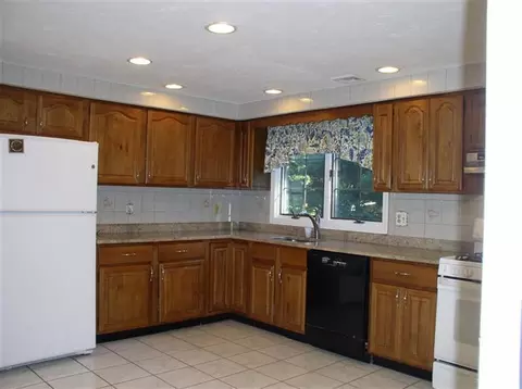 21 Barbary Cir, Mashpee, MA 02649 photo 4