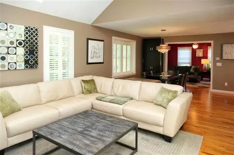 2 Anthonys Way, Mashpee, MA 02649 photo 3