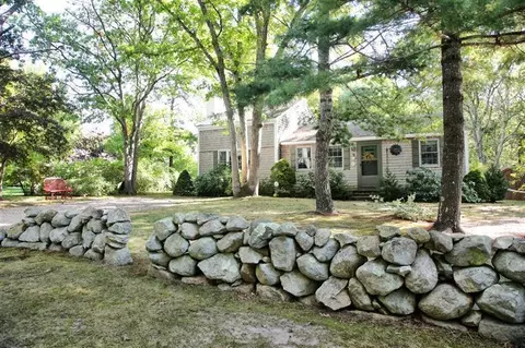 94 Waterfield Rd, Osterville, MA 02655 photo 1
