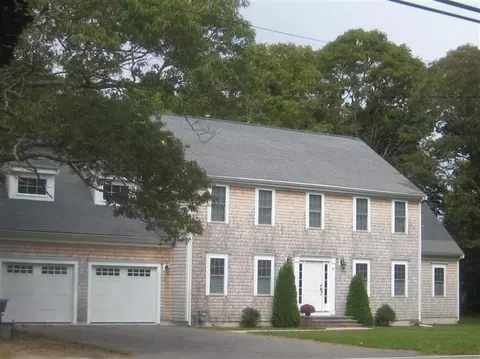 32 S Main St, Centerville, MA 02632 photo 1
