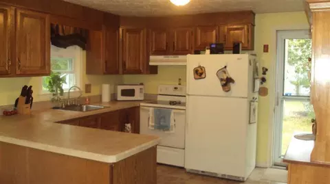 14 Leamington Ln, Mashpee, MA 02649 photo 6