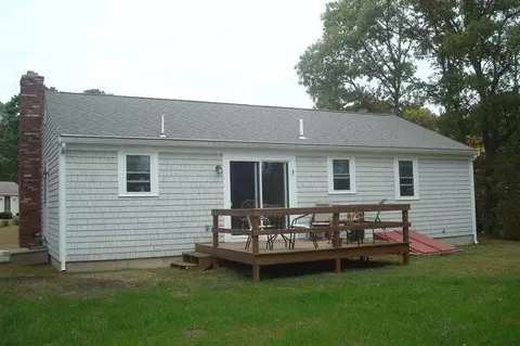 14 Leamington Ln, Mashpee, MA 02649 photo 4