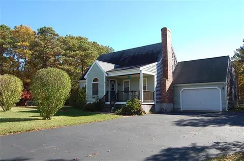 76 Wilann Rd, Mashpee, MA 02649 photo 1