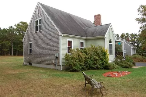 76 Wilann Rd, Mashpee, MA 02649 photo 2
