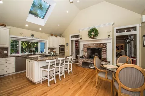 485 Baxters Neck Rd, Marstons Mills, MA 02648 photo 5
