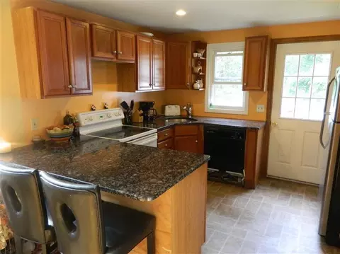 40 Knowlton Ln, Marstons Mills, MA 02648 photo 4