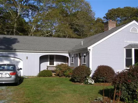 40 Knowlton Ln, Marstons Mills, MA 02648 photo 2
