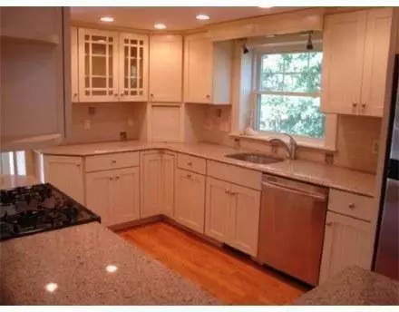 72 Cleveland Way, Buzzards Bay, MA 02532 photo 5