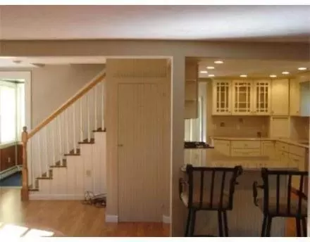 72 Cleveland Way, Buzzards Bay, MA 02532 photo 9