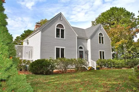 33 Fairway Ln, Mashpee, MA 02649 photo 3