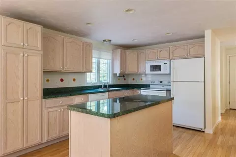 6 Eisenhower Dr, Cotuit, MA 02635 photo 9