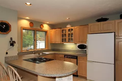 4 Hillside Ave, Mashpee, MA 02649 photo 8