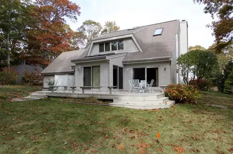 4 Hillside Ave, Mashpee, MA 02649 photo 2