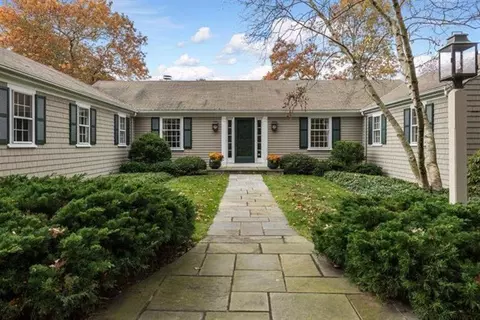371 Starboard Ln, Osterville, MA 02655 photo 2