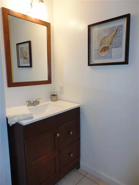72 Grove St, Hyannis, MA 02601 photo 6