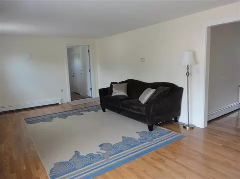 72 Grove St, Hyannis, MA 02601 photo 1