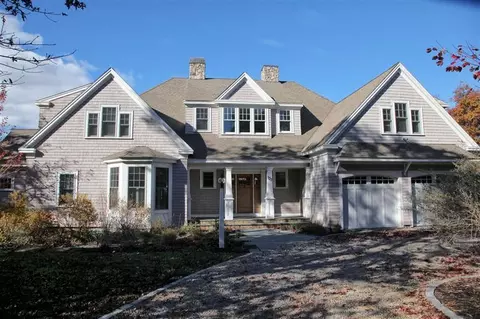 133 The Paddock Cir, Mashpee, MA 02649 photo 2