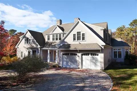 133 The Paddock Cir, Mashpee, MA 02649 photo 1