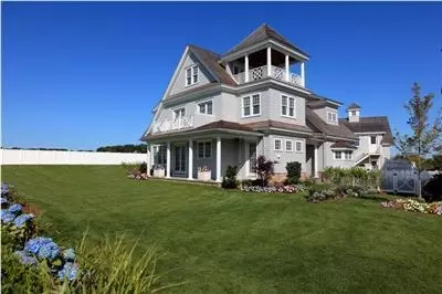 116 Shore Dr W, Mashpee, MA 02649 photo 4
