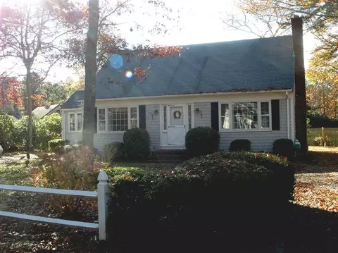 14 Neshobe Rd, Mashpee, MA 02649 photo 1