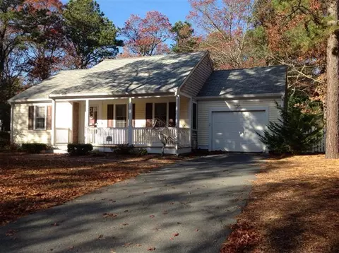12 Chatham Ln, Mashpee, MA 02649 photo 1