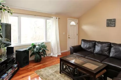 32 Gia Ln, Mashpee, MA 02649 photo 5