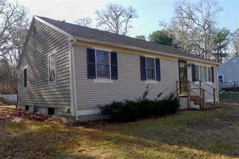 32 Gia Ln, Mashpee, MA 02649 photo 2